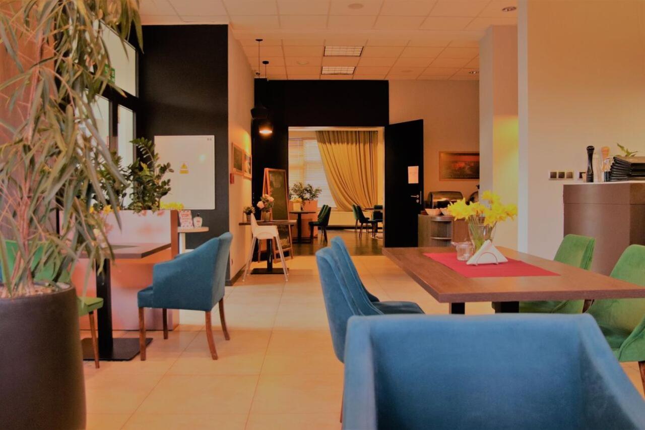 Hotel Eclipse Domasław Dış mekan fotoğraf
