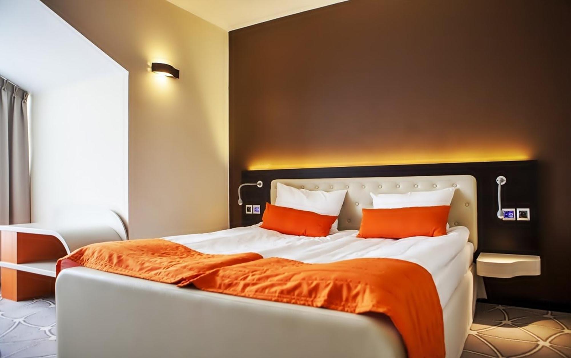 Hotel Eclipse Domasław Dış mekan fotoğraf